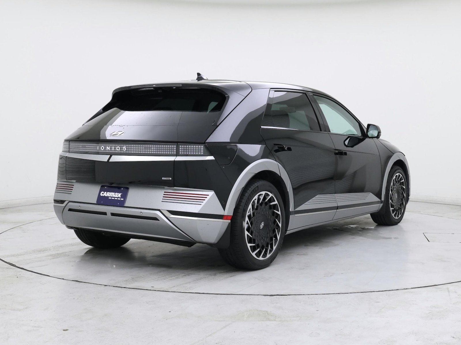 2024 Hyundai IONIQ 5 Limited - Photo 9