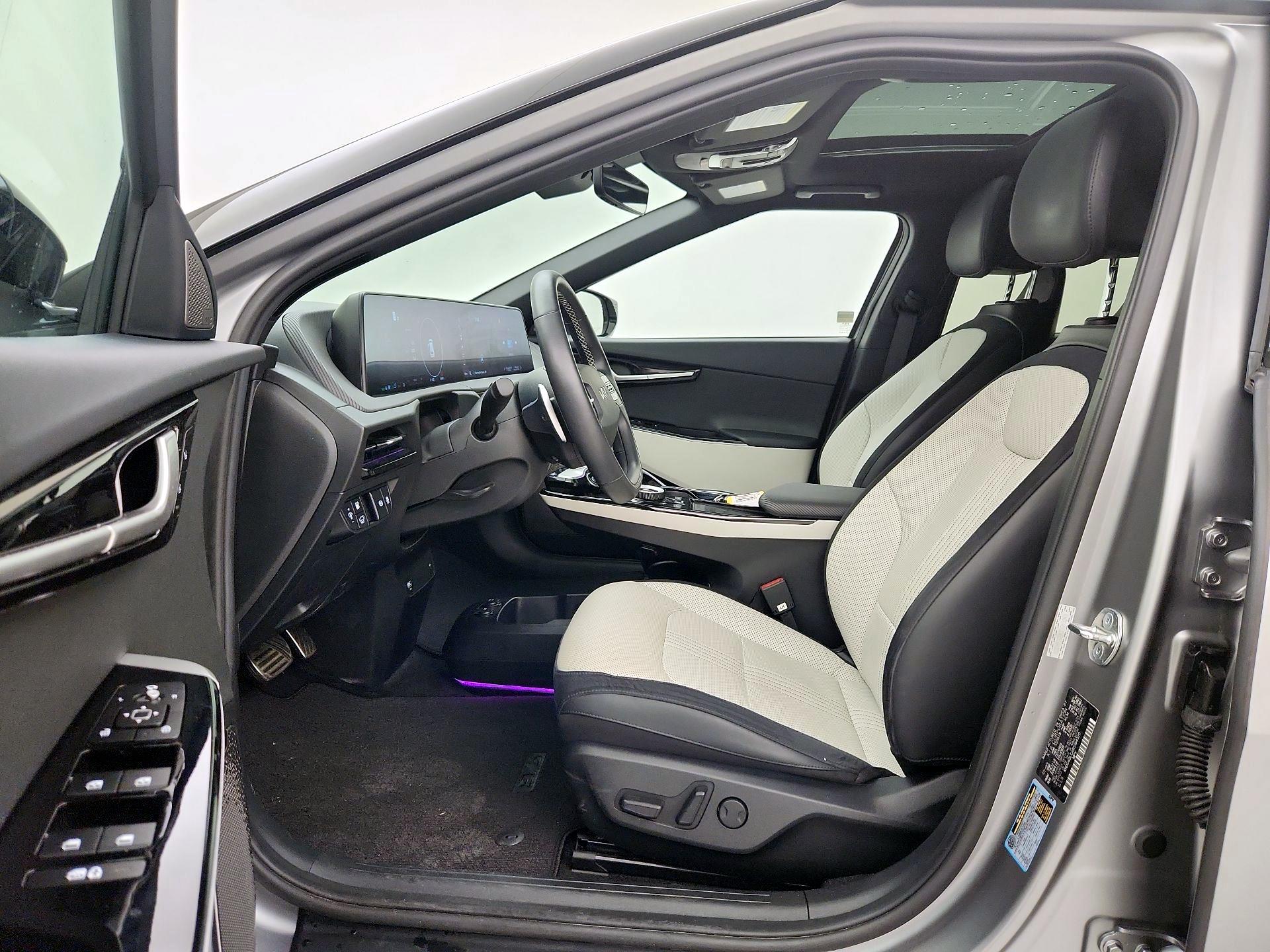 Thumbnail: 2024 Kia EV6 - 11