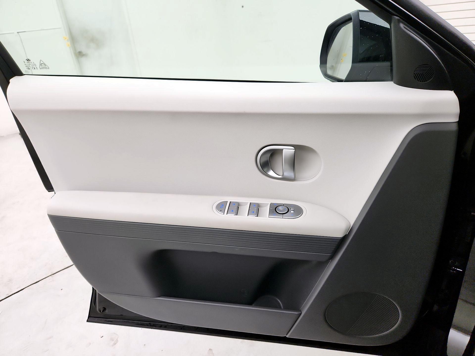 Thumbnail: 2024 Hyundai Ioniq 5 - 12