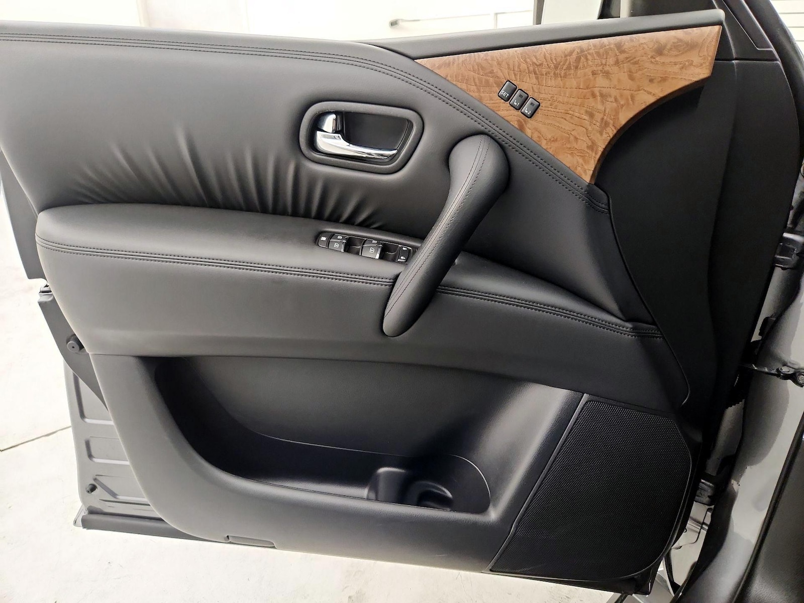 2022 Nissan Armada SL - Photo 13