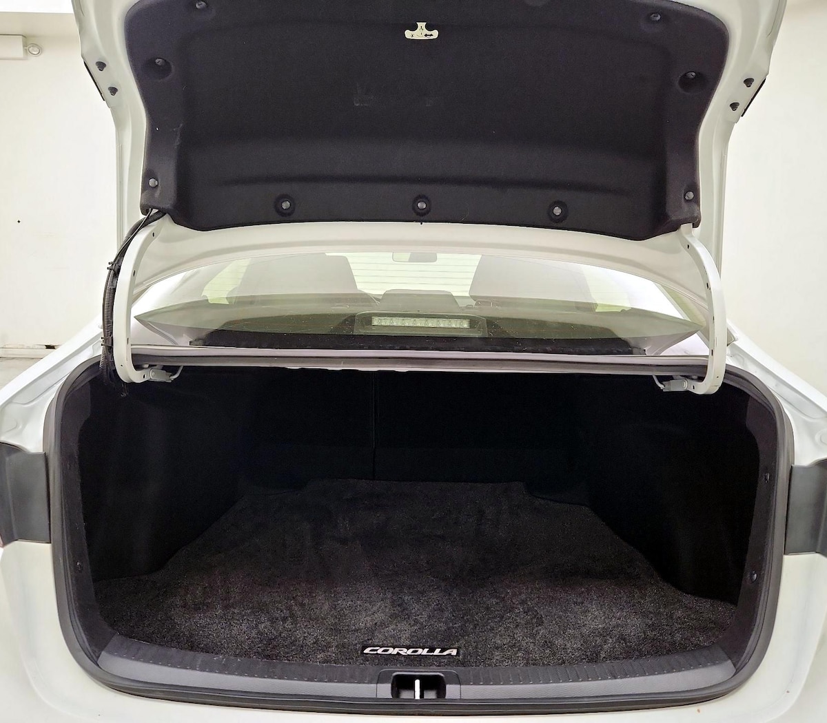 Trunk/Cargo (Seats Up)