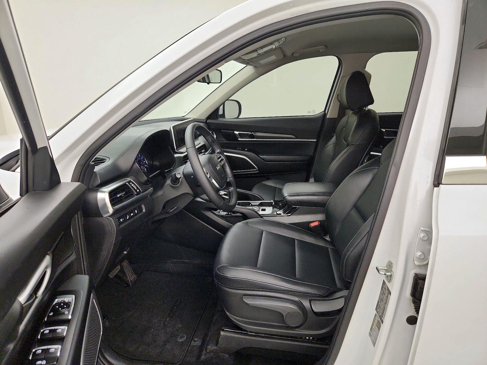 Side Airbags & Leatherette Seats