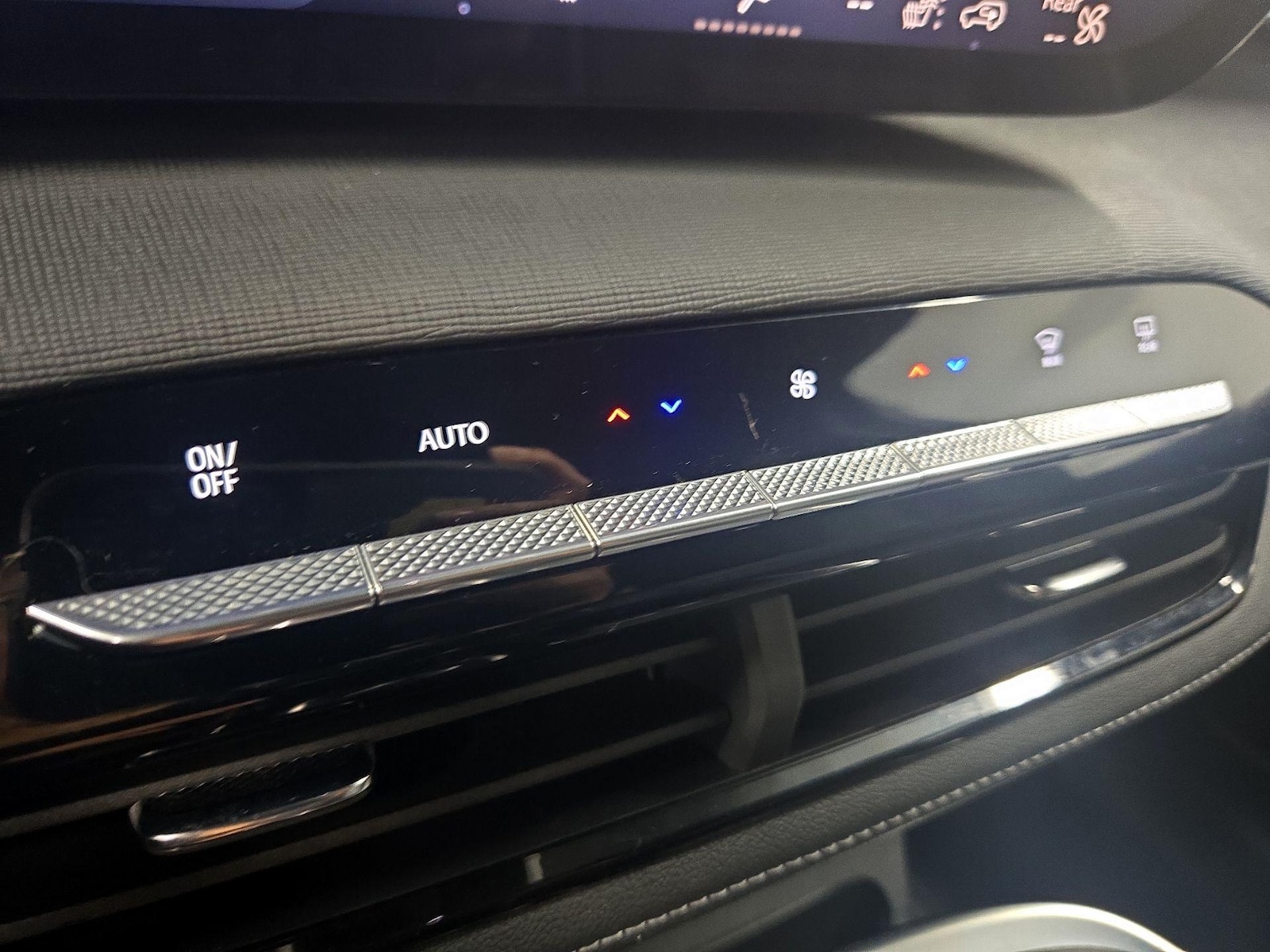2025 Buick Enclave Sport Touring - Photo 17