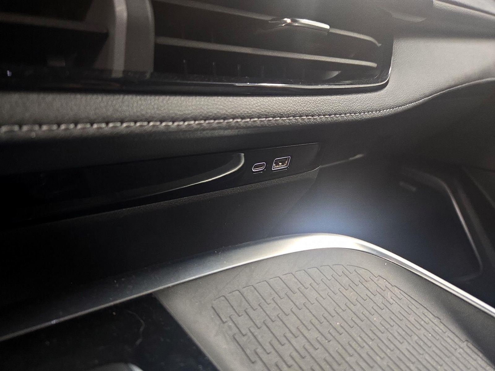 2025 Buick Enclave Sport Touring - Photo 19