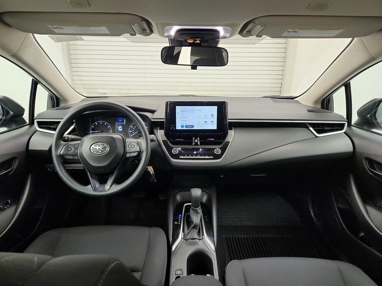 2025 Toyota Corolla LE - Photo 10