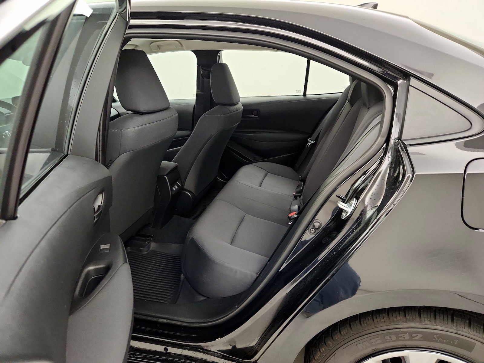 2025 Toyota Corolla LE - Photo 20