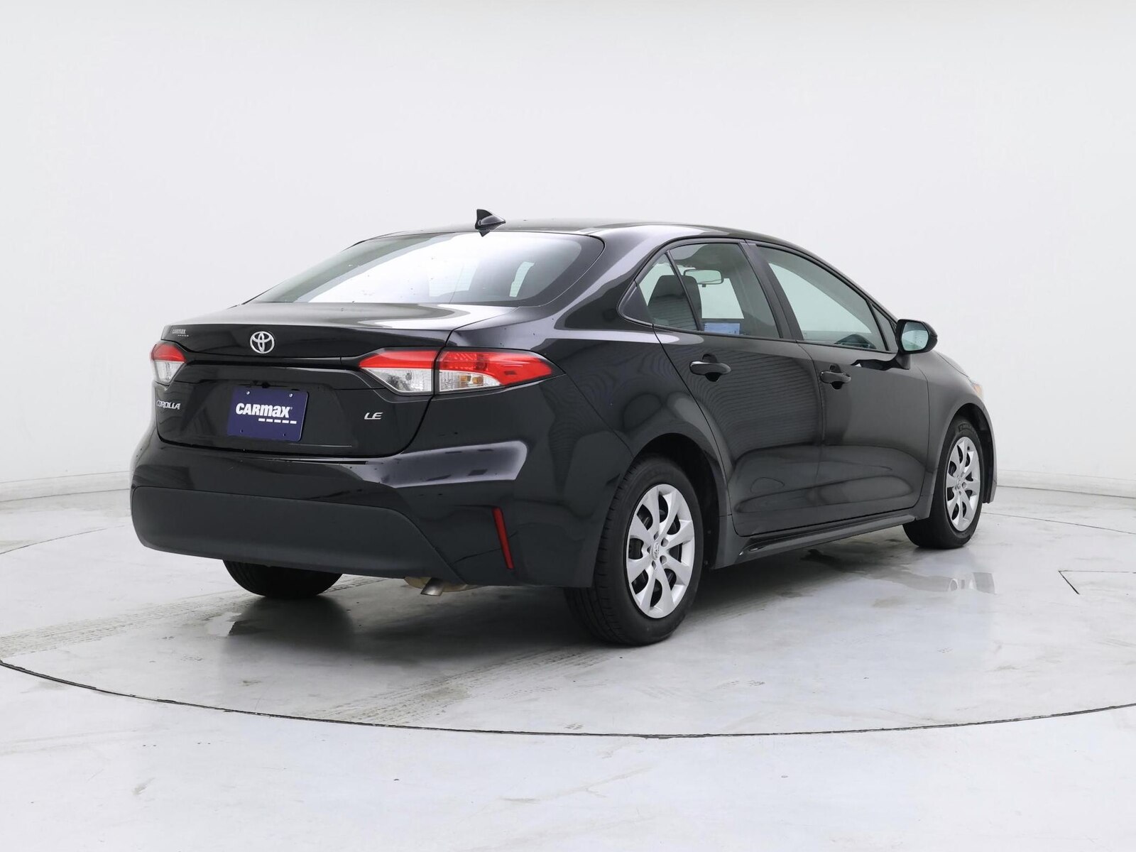 2025 Toyota Corolla LE - Photo 9