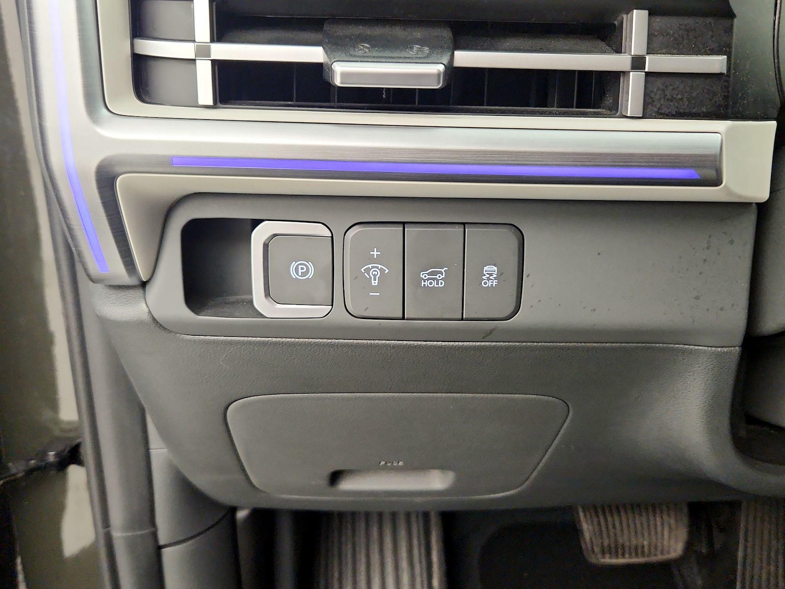 2024 Hyundai Santa Fe Limited - Photo 14