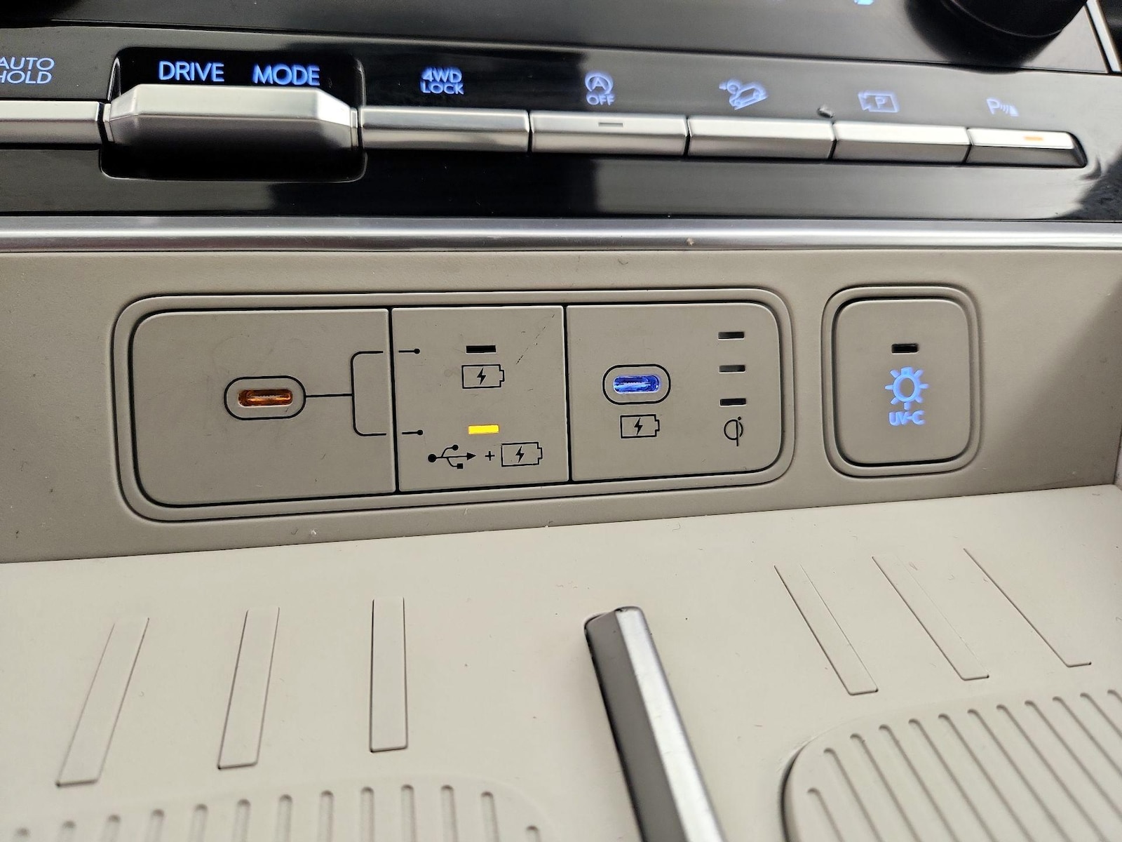 2024 Hyundai Santa Fe Limited - Photo 20