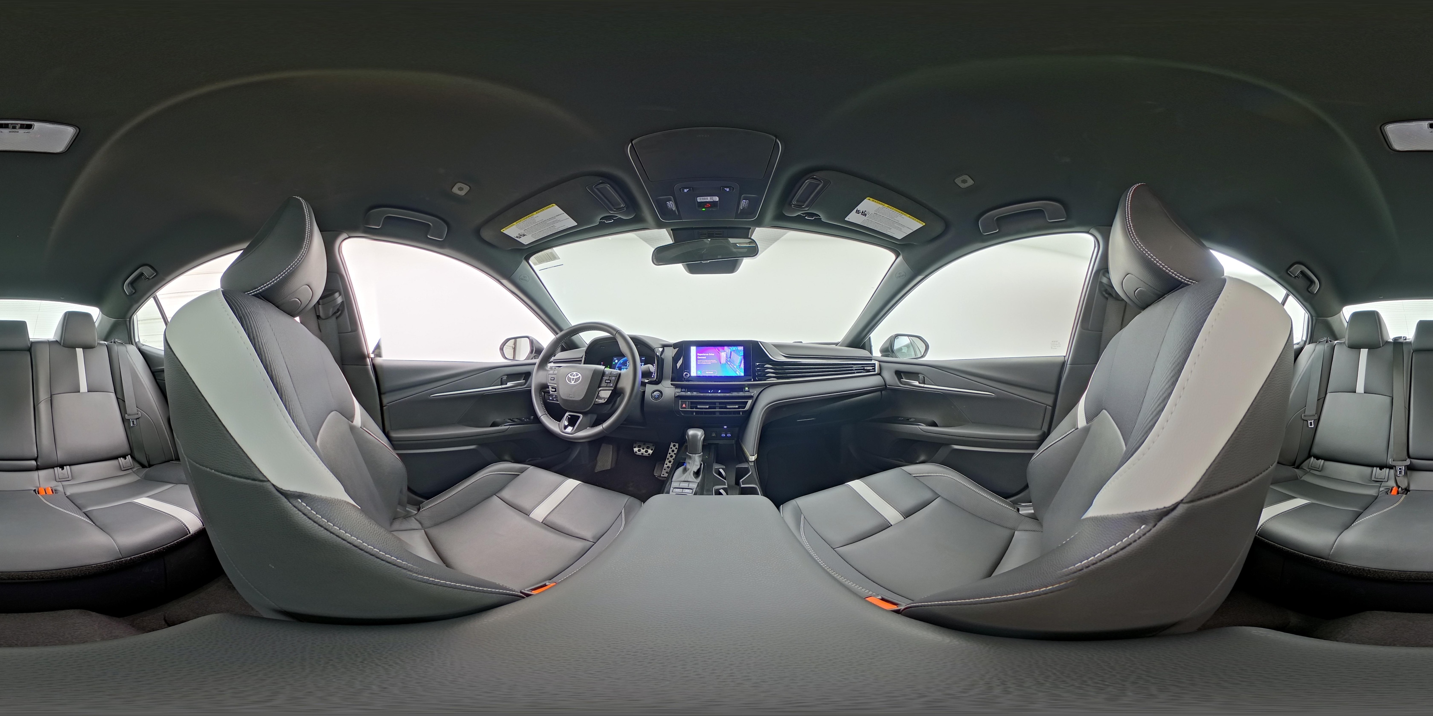 2025 Toyota Camry SE - Photo 25