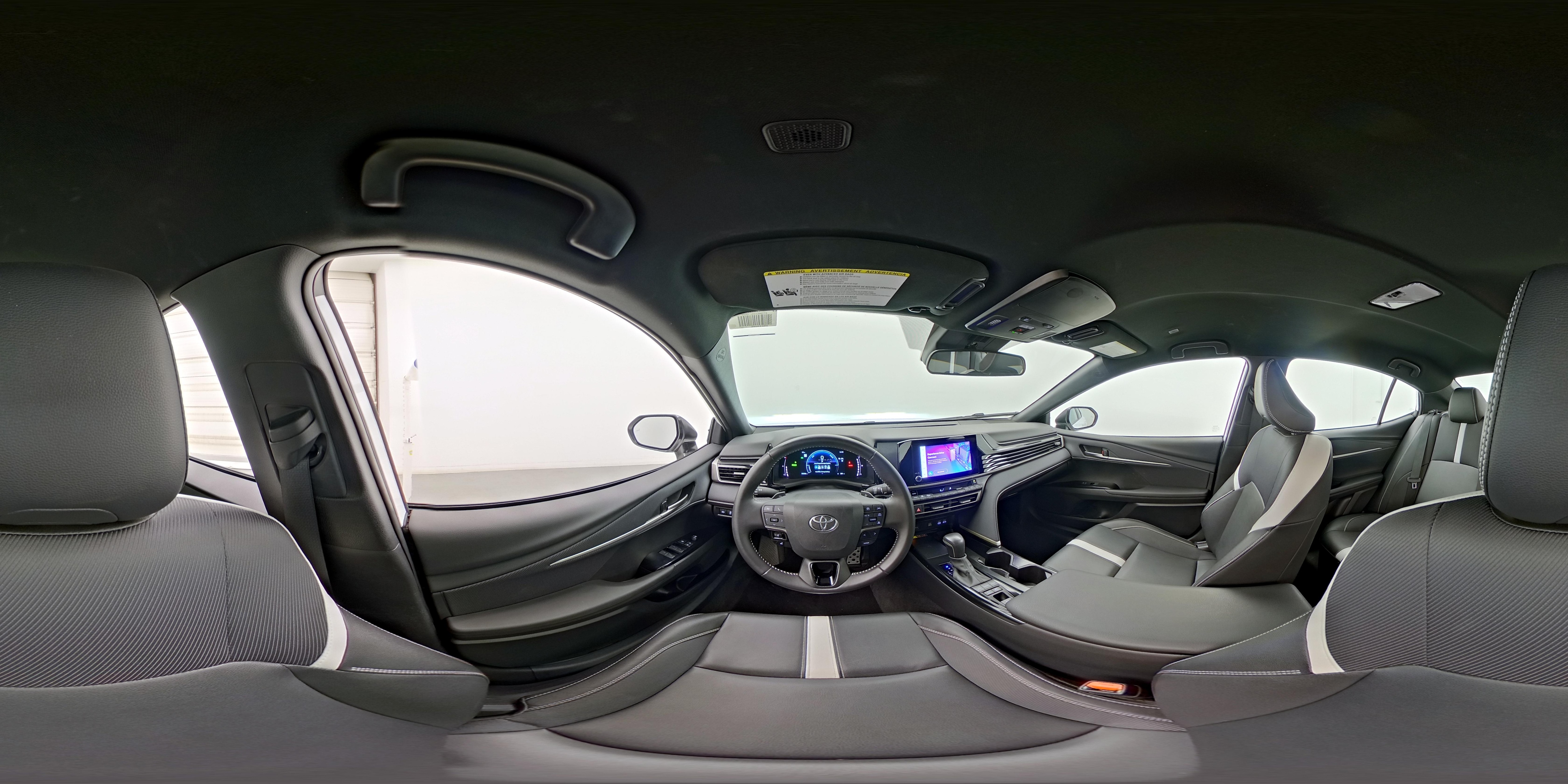 2025 Toyota Camry SE - Photo 27