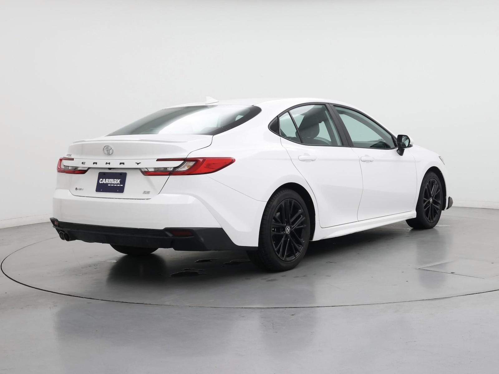2025 Toyota Camry SE - Photo 9