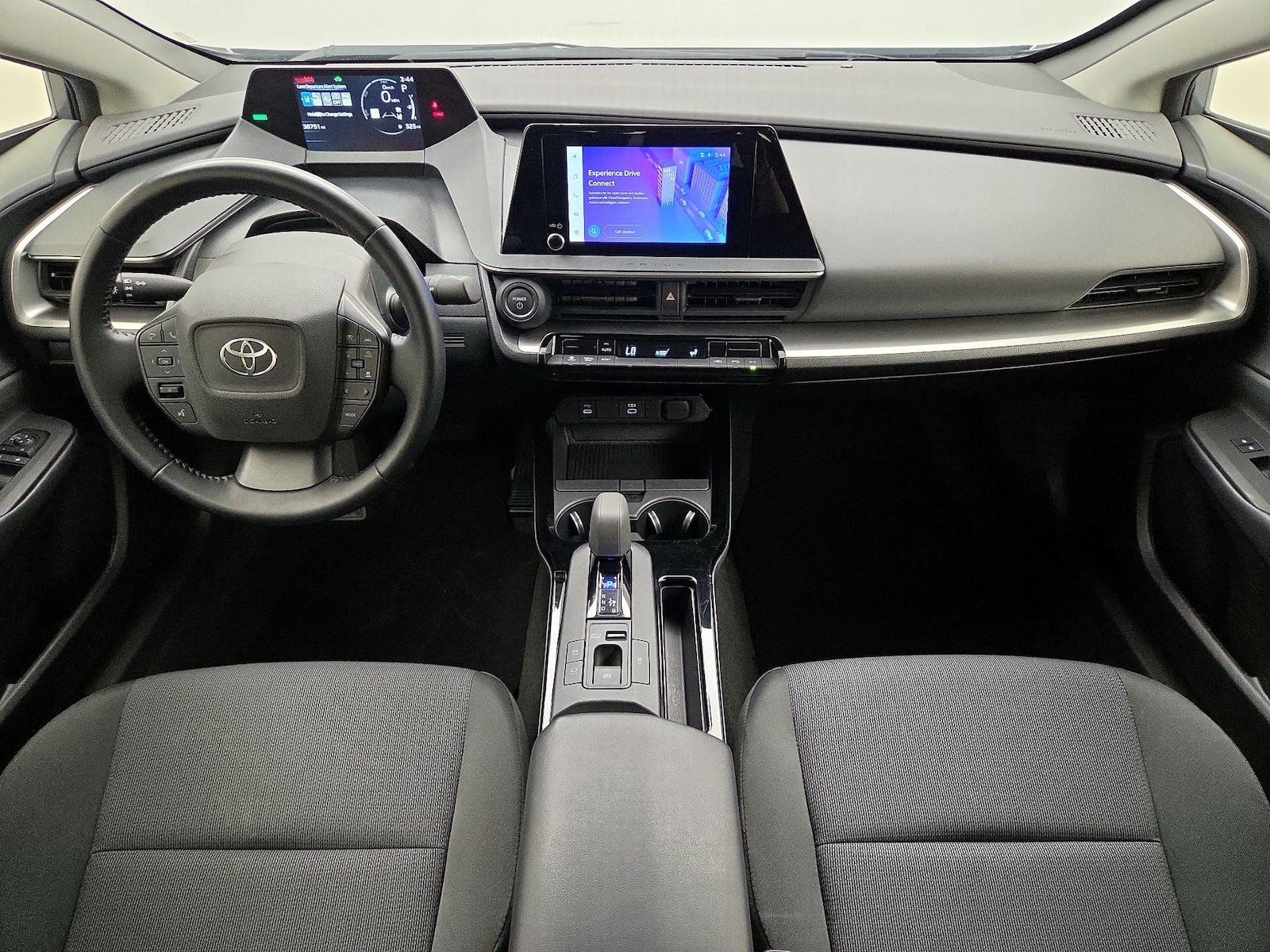 2025 Toyota Prius LE - Photo 10