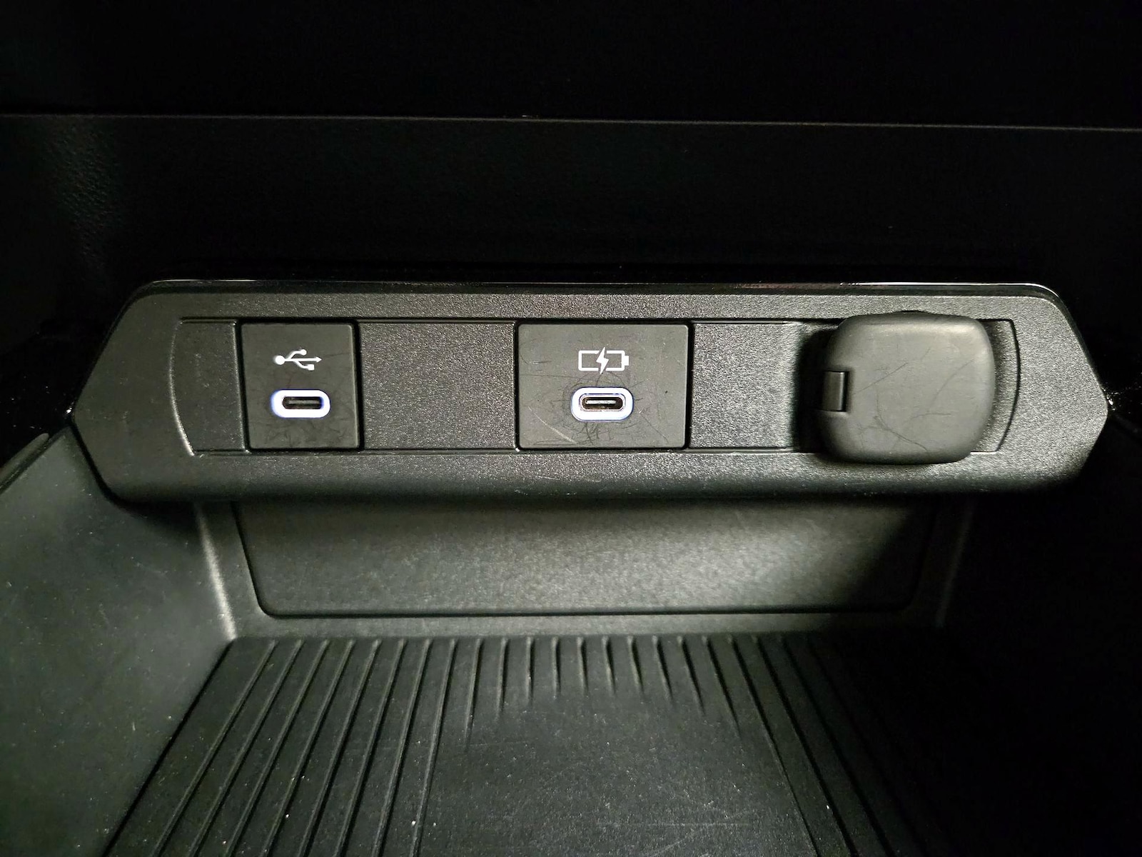 2025 Toyota Prius LE - Photo 20