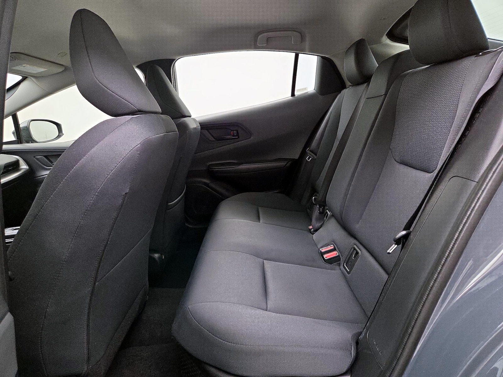 2025 Toyota Prius LE - Photo 21