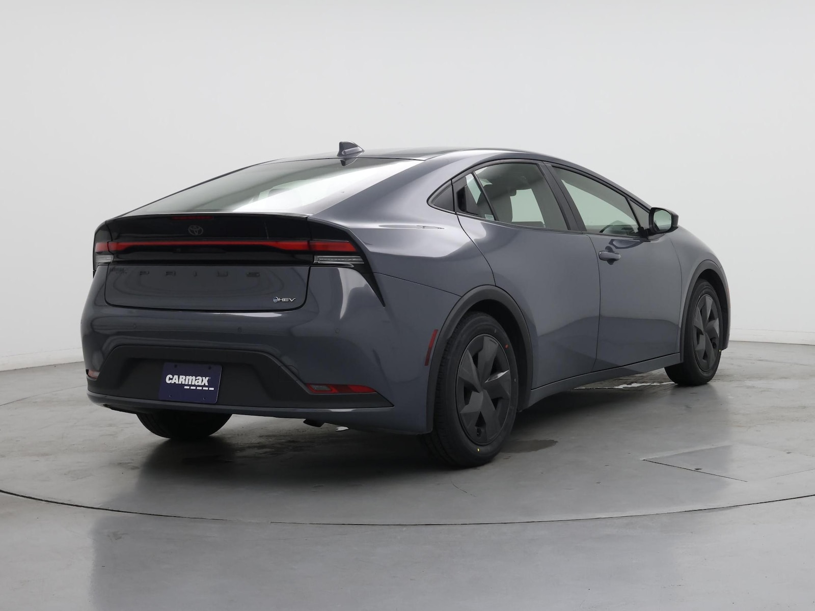 2025 Toyota Prius LE - Photo 9