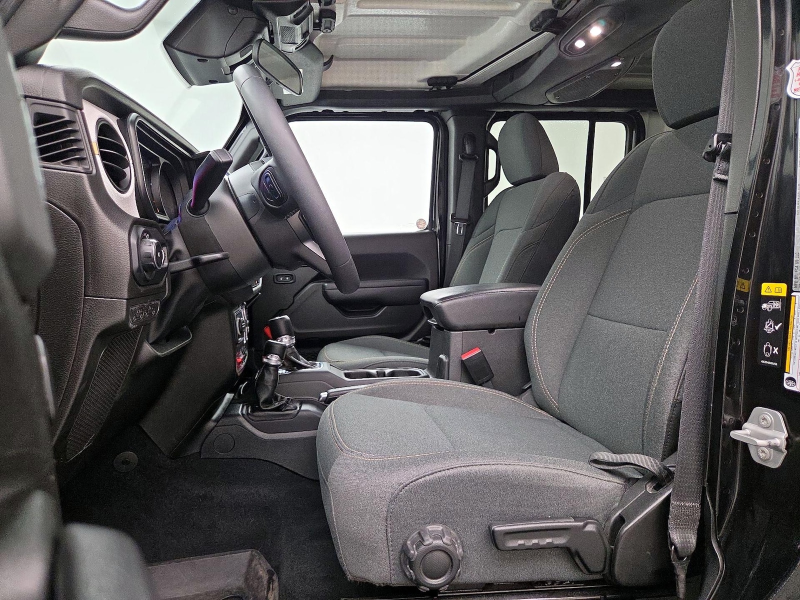 2025 Jeep Wrangler 4-Door Willys - Photo 12
