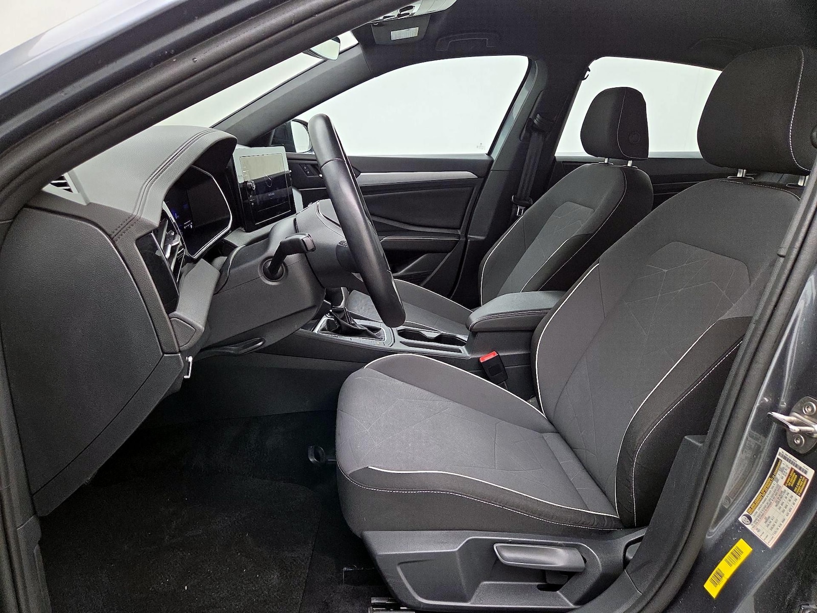 2025 Volkswagen Jetta Sport - Photo 12