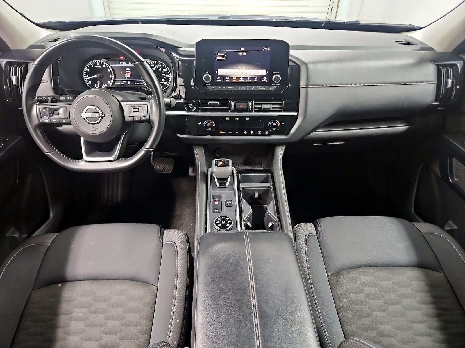 2025 Nissan Pathfinder SV - Photo 10