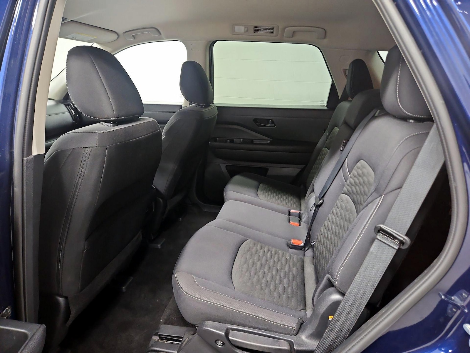 2025 Nissan Pathfinder SV - Photo 20