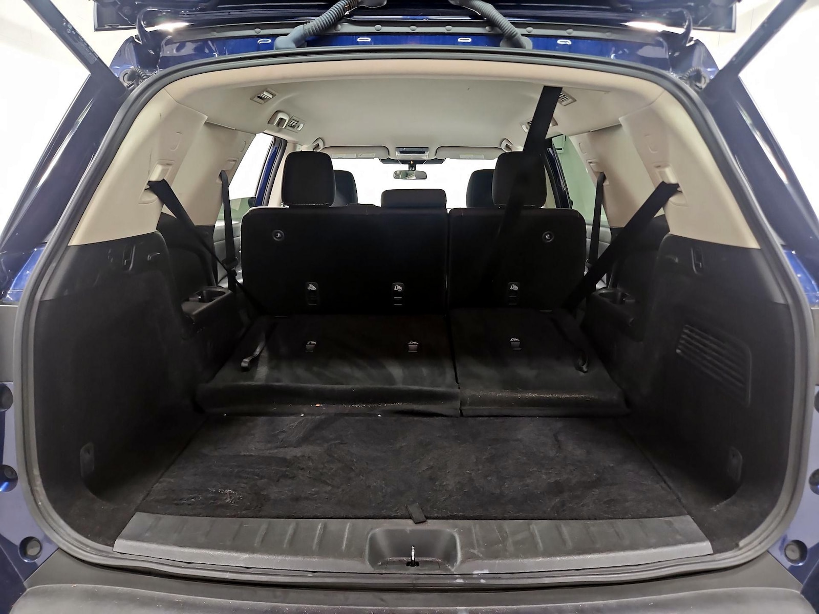 2025 Nissan Pathfinder SV - Photo 23