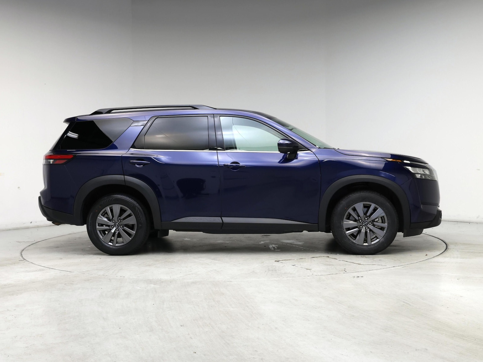 2025 Nissan Pathfinder SV - Photo 8