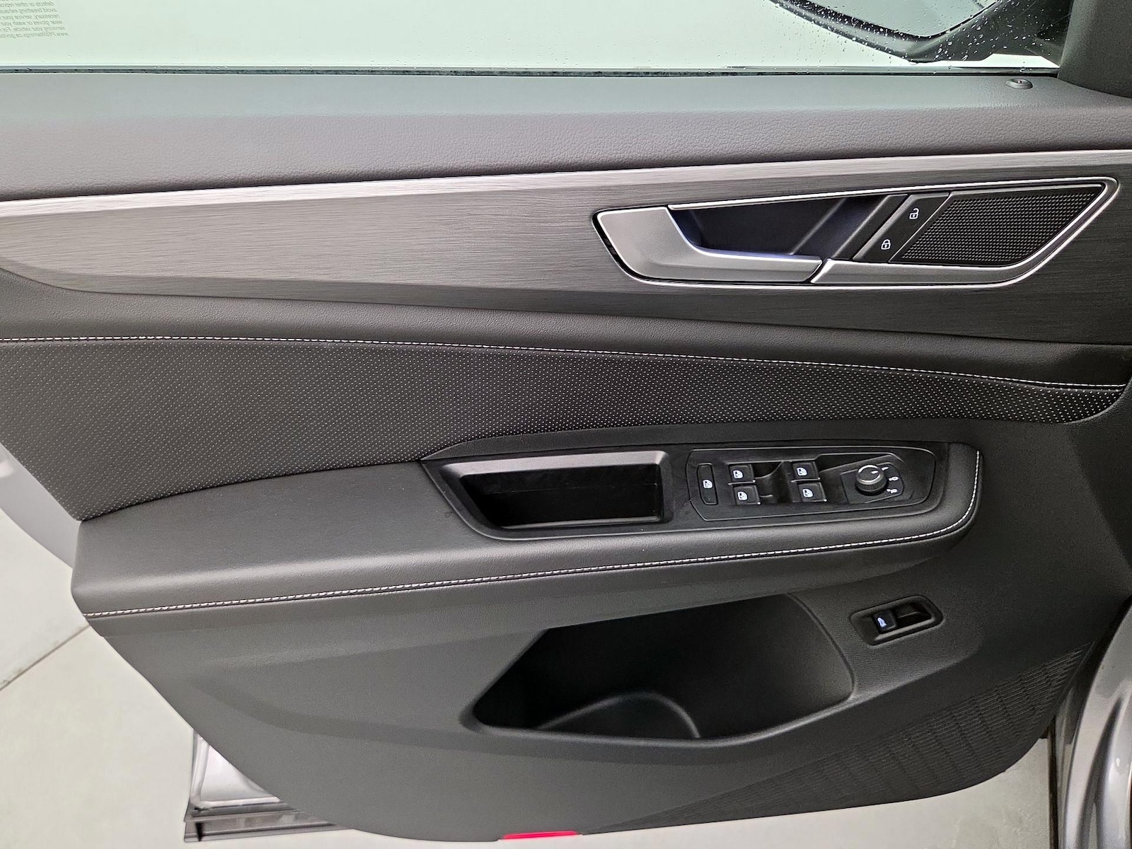 2025 Volkswagen Atlas Cross Sport SE w/Tech - Photo 13