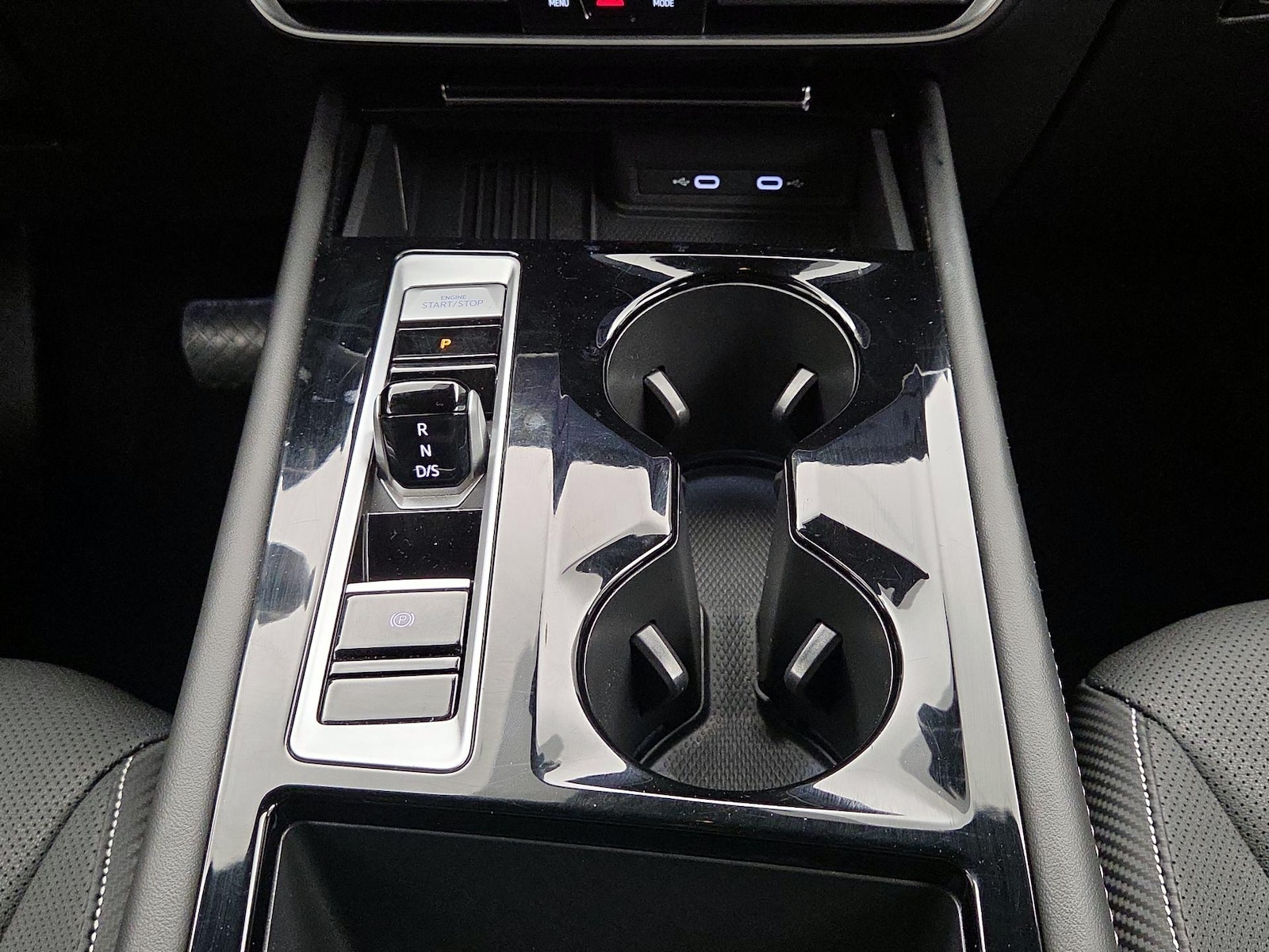 2025 Volkswagen Atlas Cross Sport SE w/Tech - Photo 18