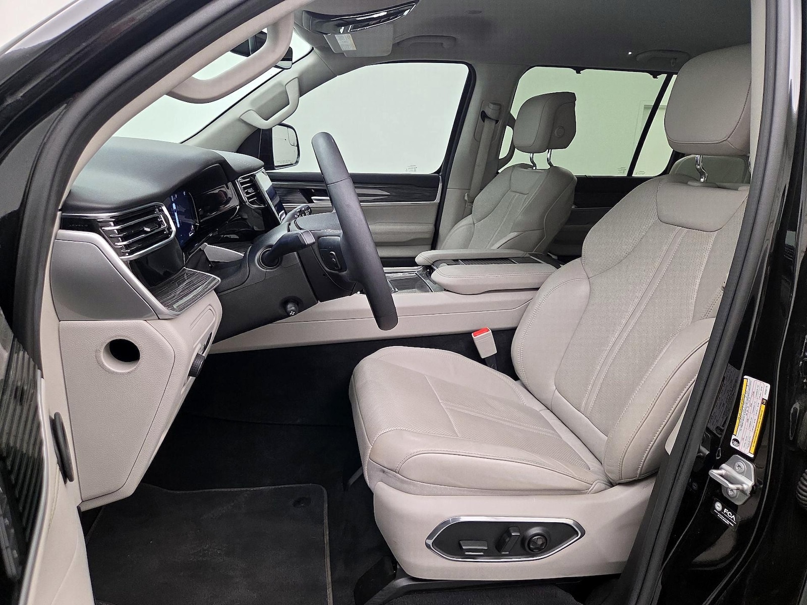 2022 Jeep Wagoneer Series III - Photo 12
