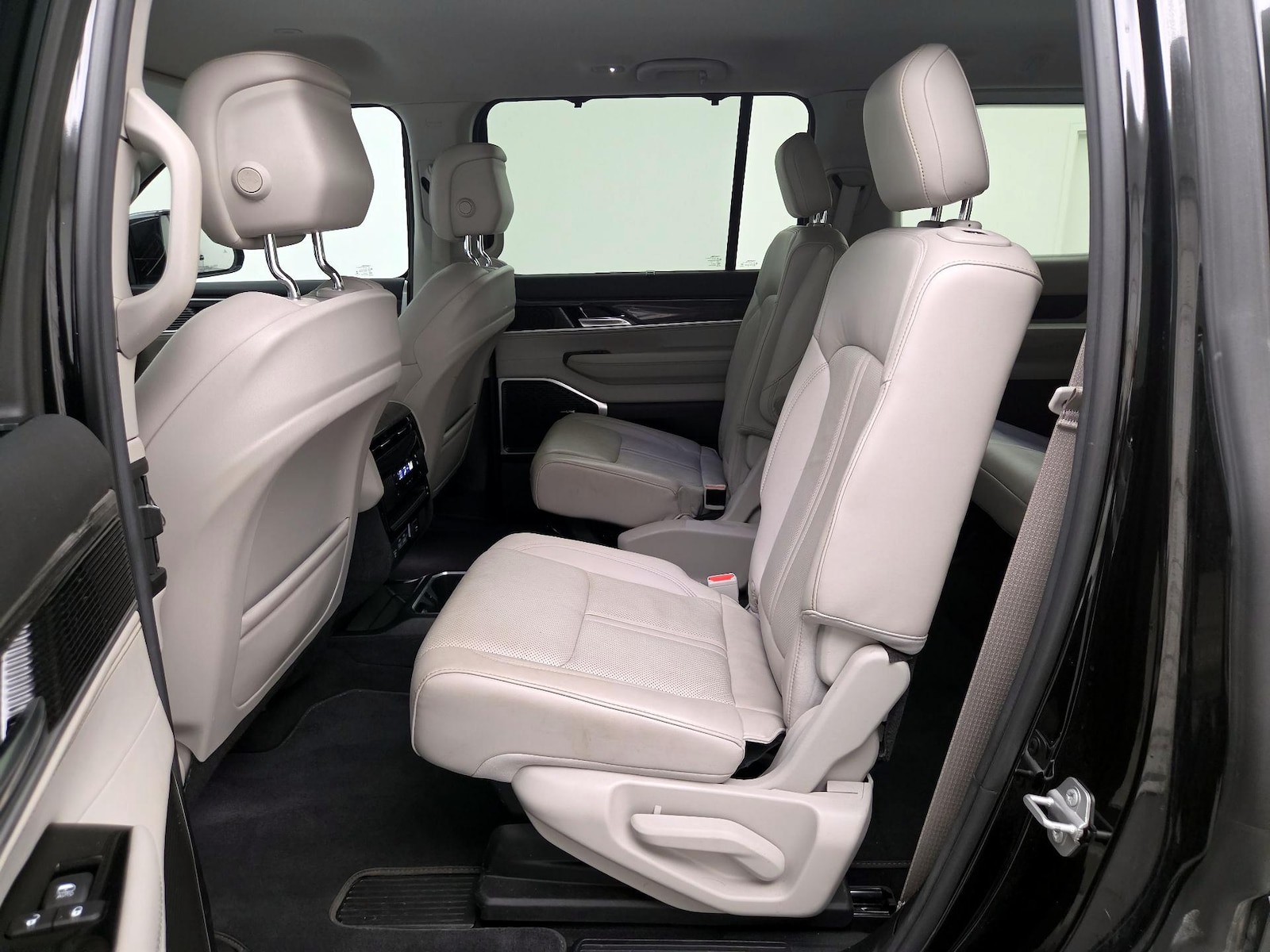 2022 Jeep Wagoneer Series III - Photo 21