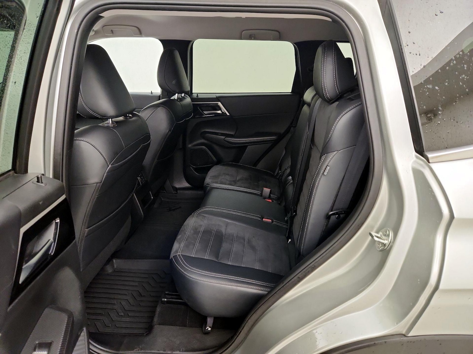 2024 Mitsubishi Outlander SE - Photo 20
