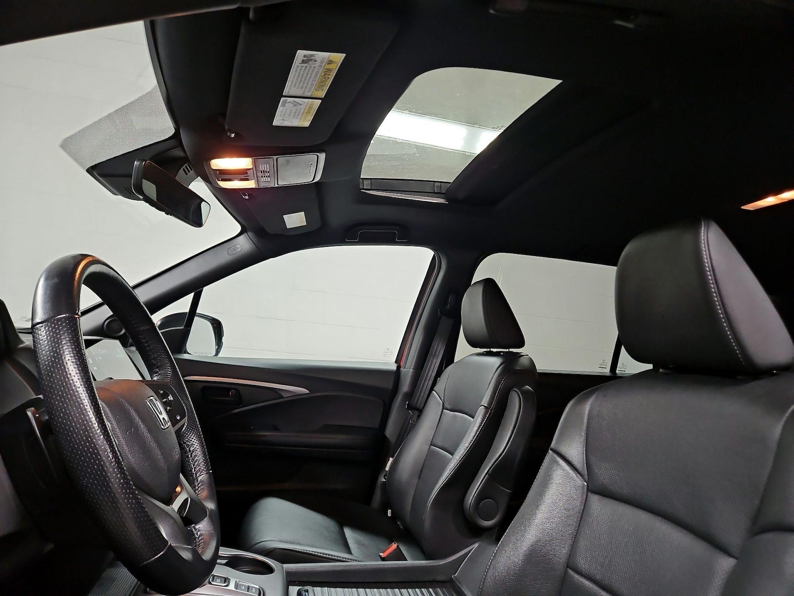 Sunroof(s) & Overhead Airbags