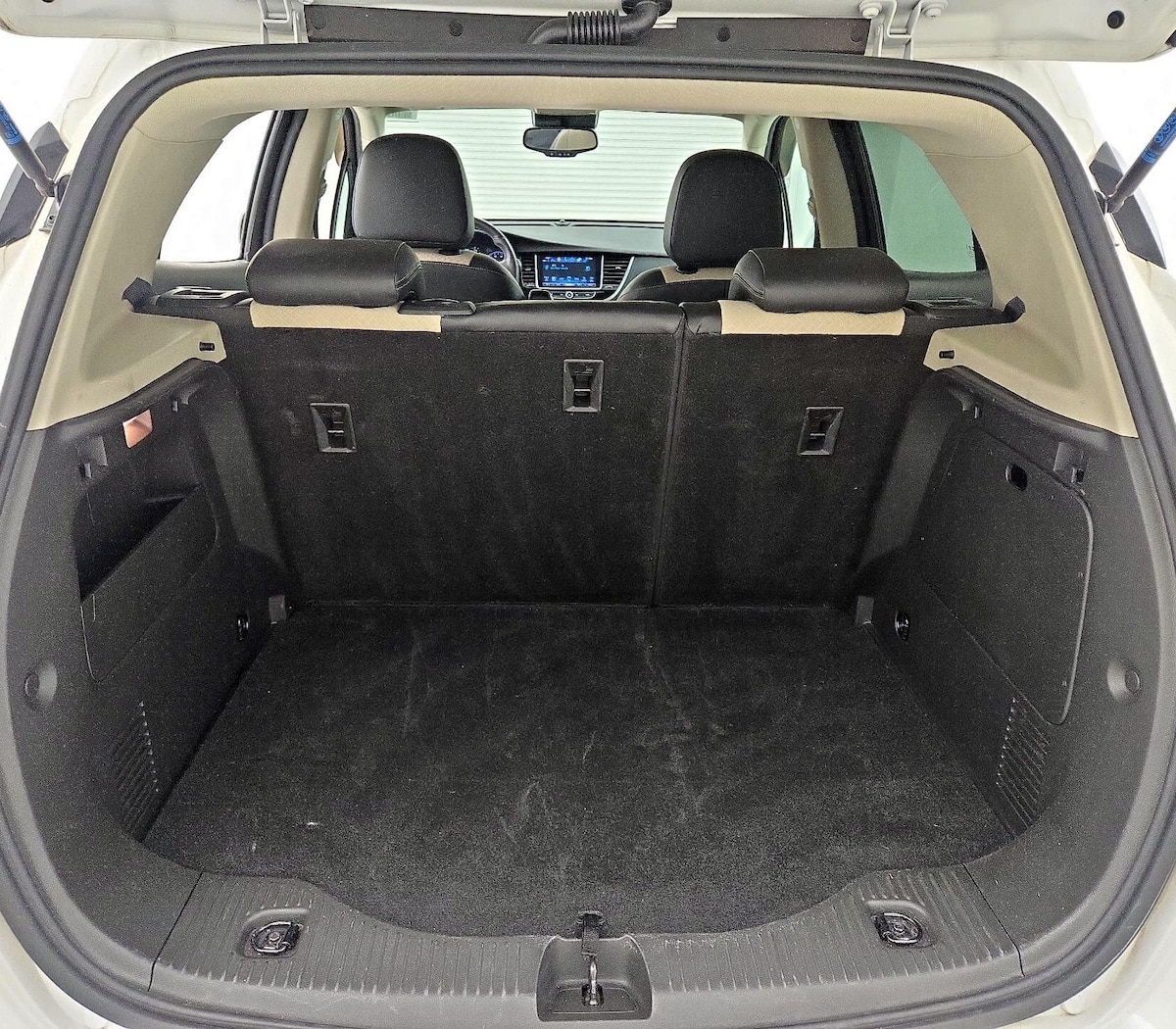 Trunk/Cargo (Seats Up)