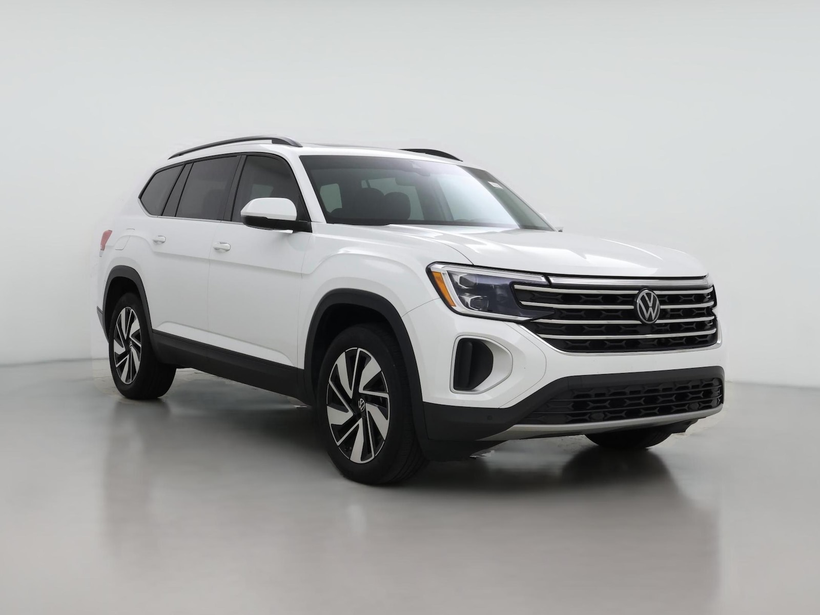 2024 Volkswagen Atlas SE w/Tech - Photo 1