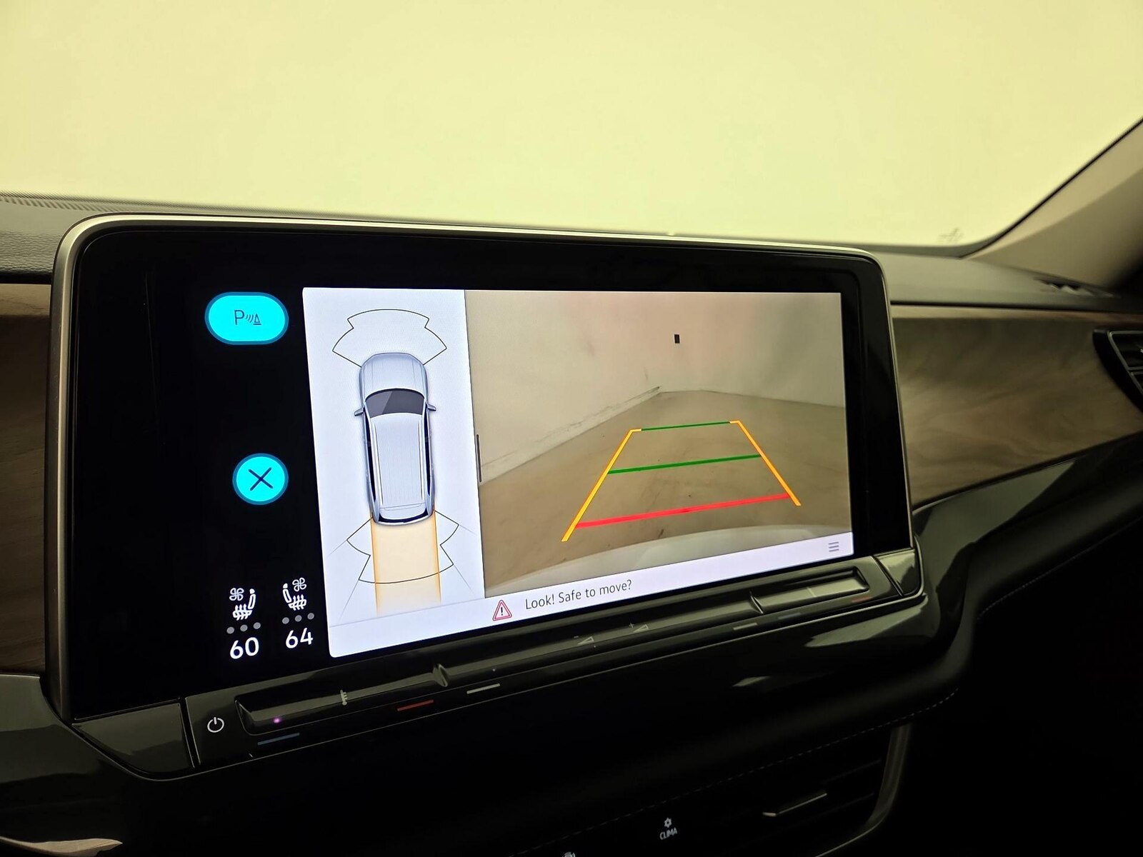 2024 Volkswagen Atlas SE w/Tech - Photo 15