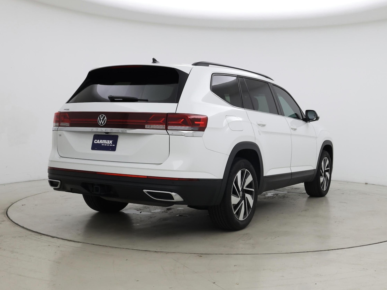 2024 Volkswagen Atlas SE w/Tech - Photo 9
