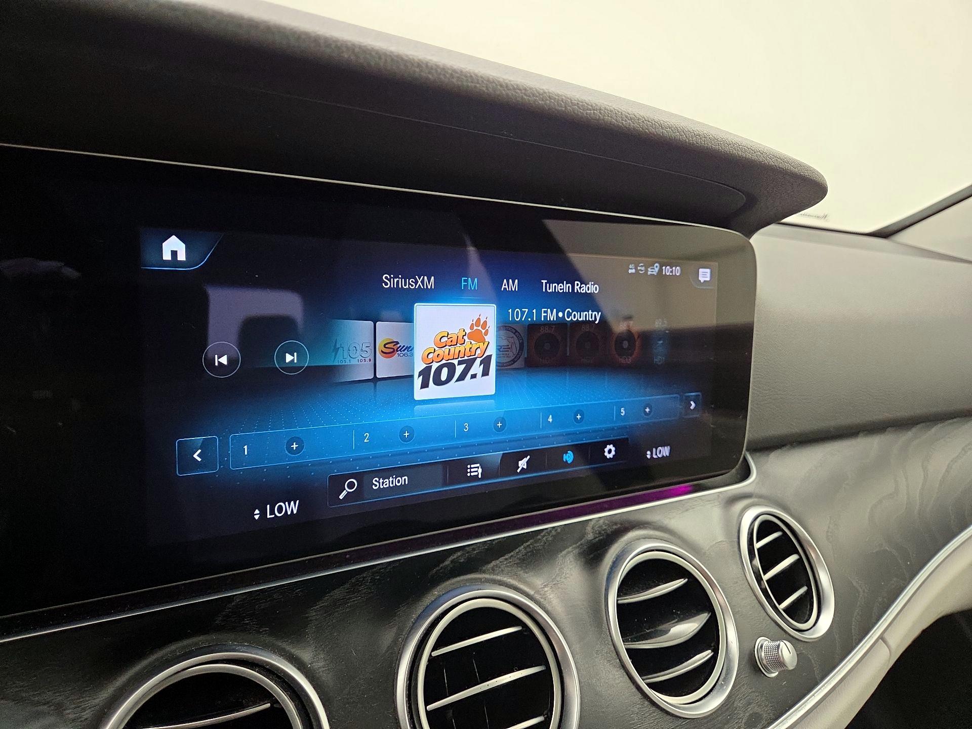 Thumbnail: 2022 Mercedes-Benz E-Class - 16