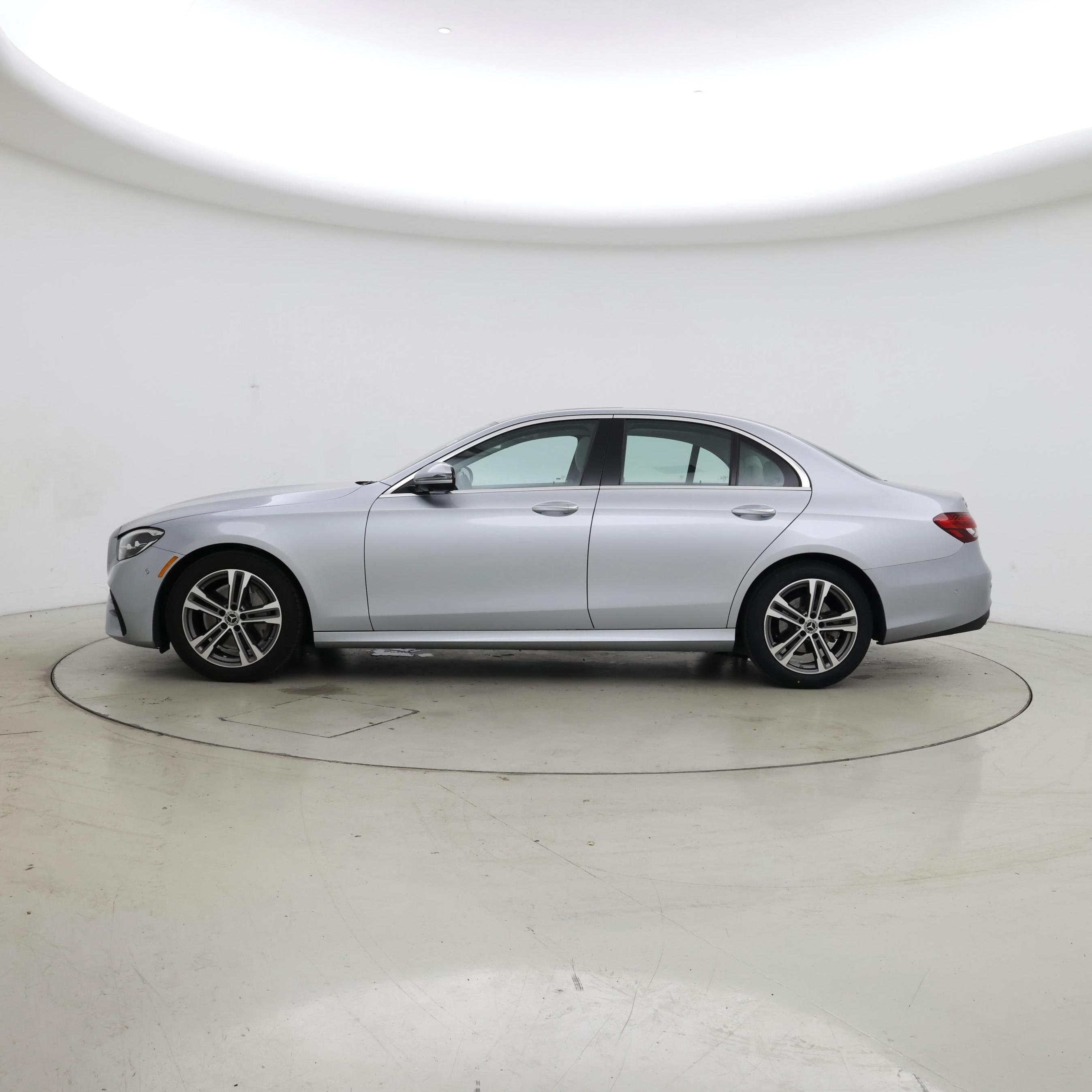 Thumbnail: 2022 Mercedes-Benz E-Class - 3