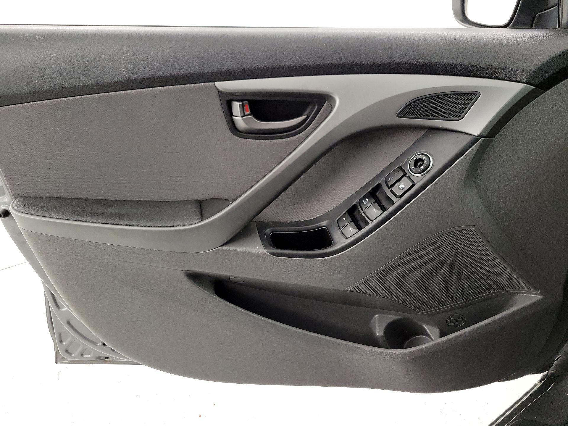 Thumbnail: 2014 Hyundai Elantra - 12