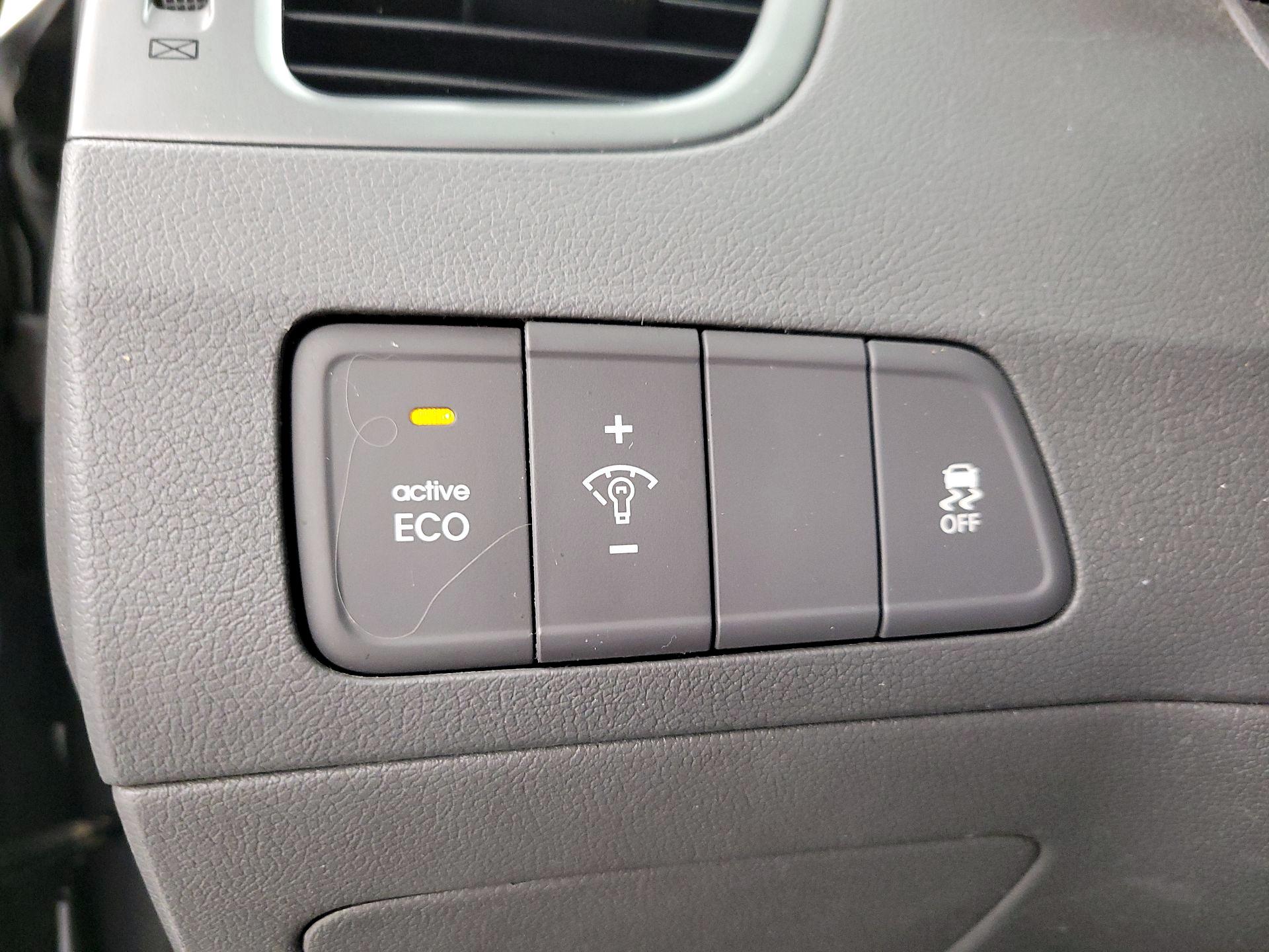 Thumbnail: 2014 Hyundai Elantra - 13
