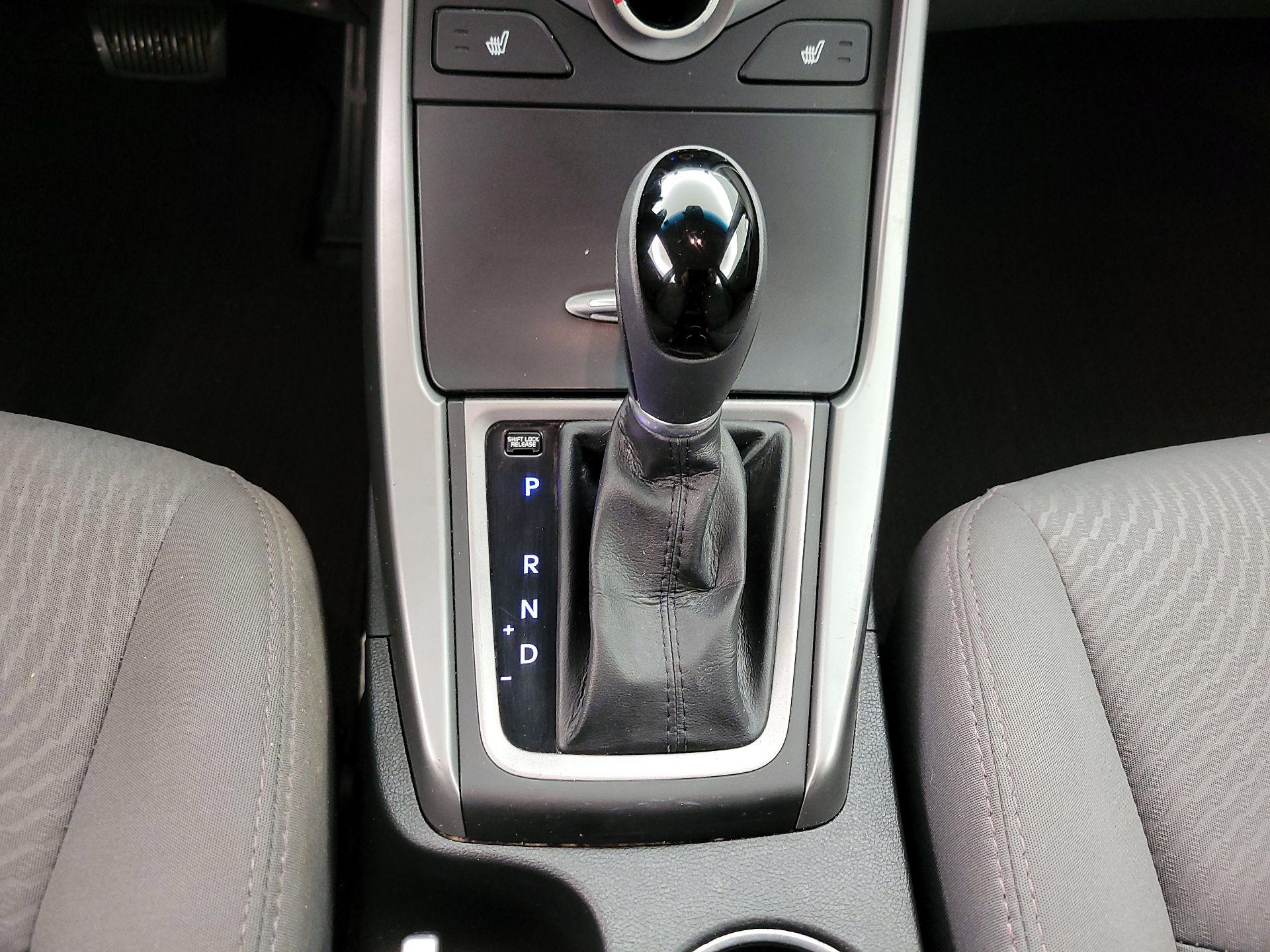 Thumbnail: 2014 Hyundai Elantra - 17