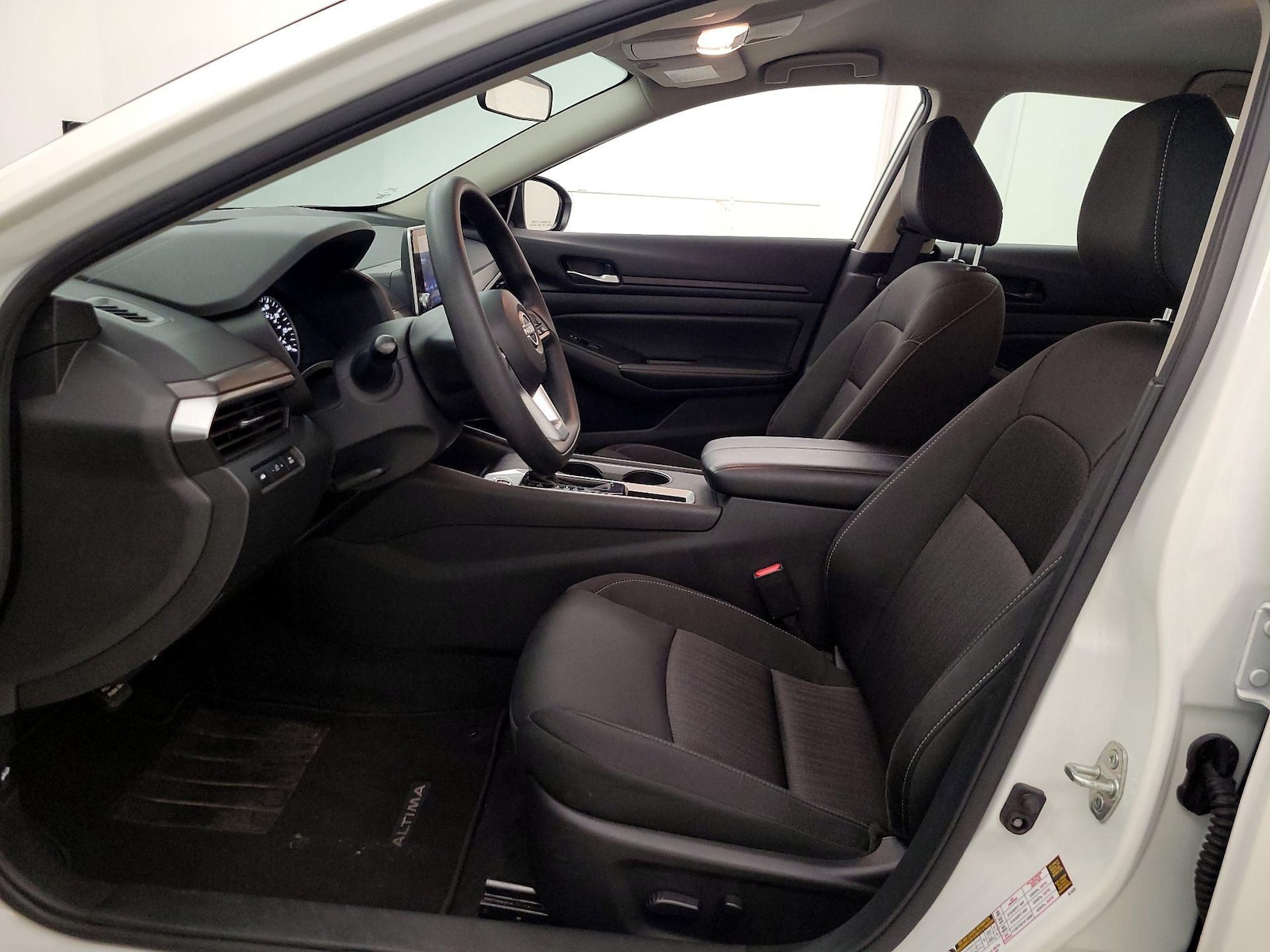 2025 Nissan Altima SV - Photo 12