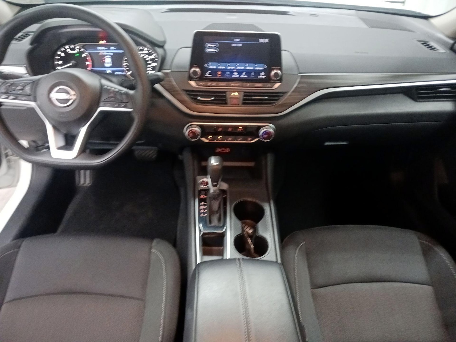 2025 Nissan Altima SV - Photo 10