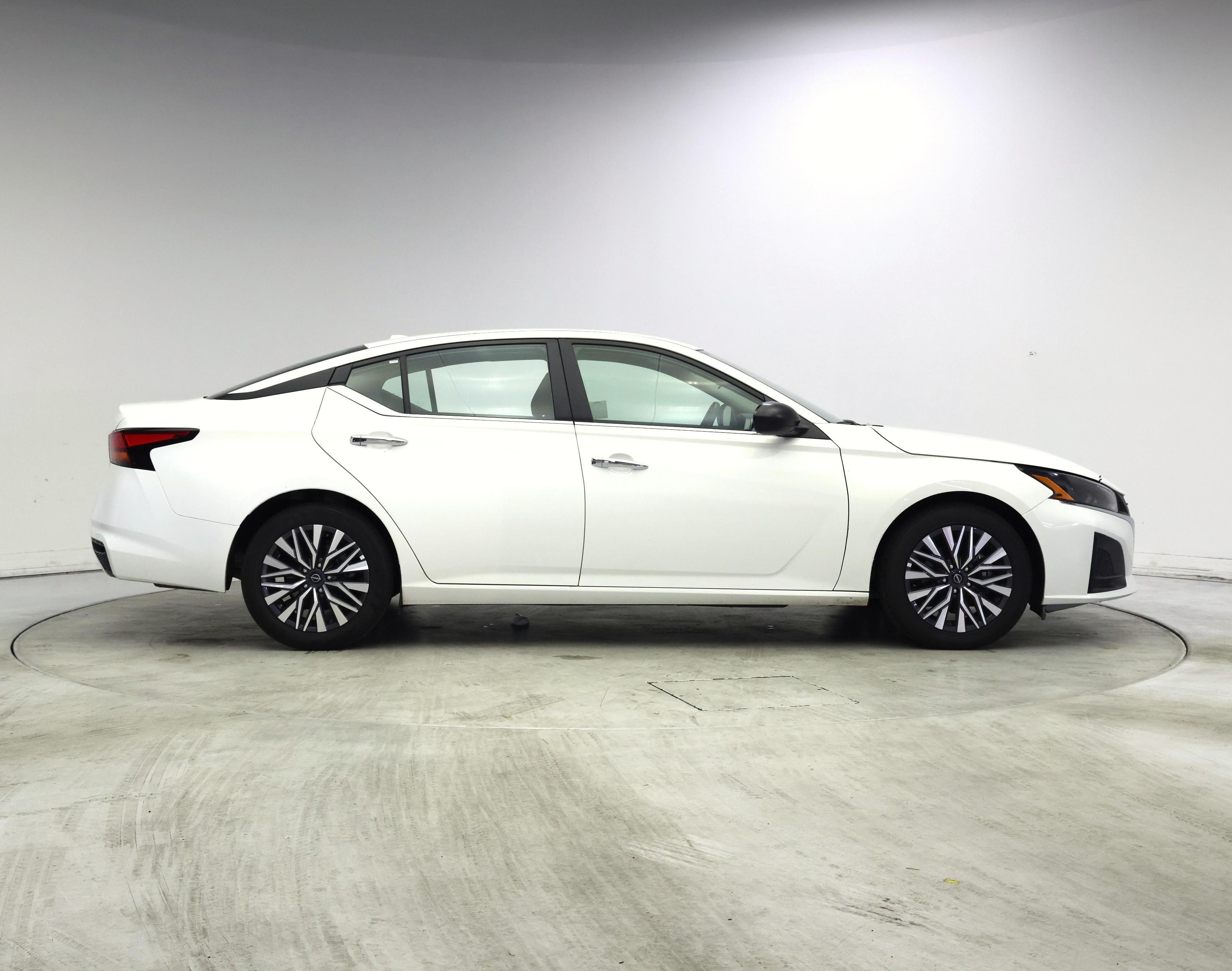 Thumbnail: 2025 Nissan Altima - 7
