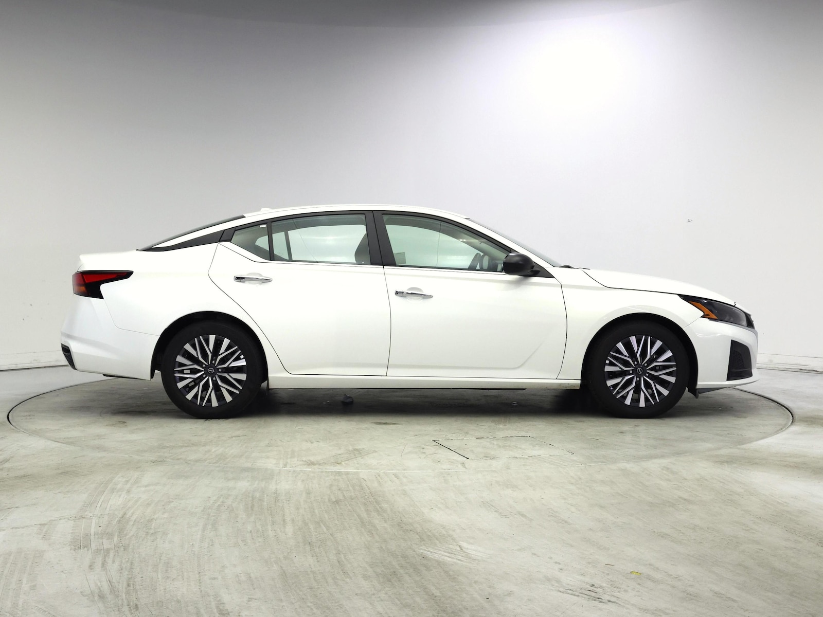 2025 Nissan Altima SV - Photo 8