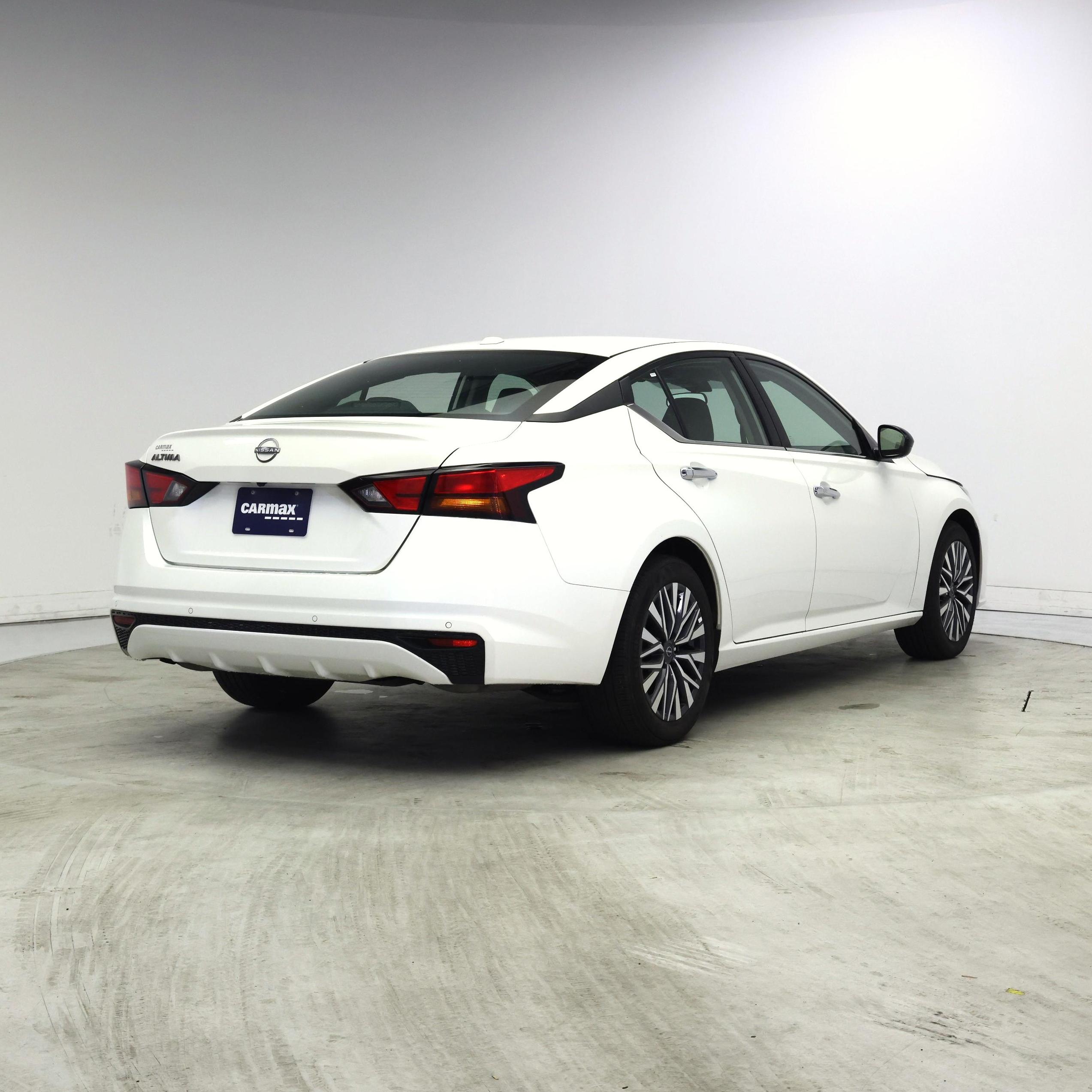 Thumbnail: 2025 Nissan Altima - 8