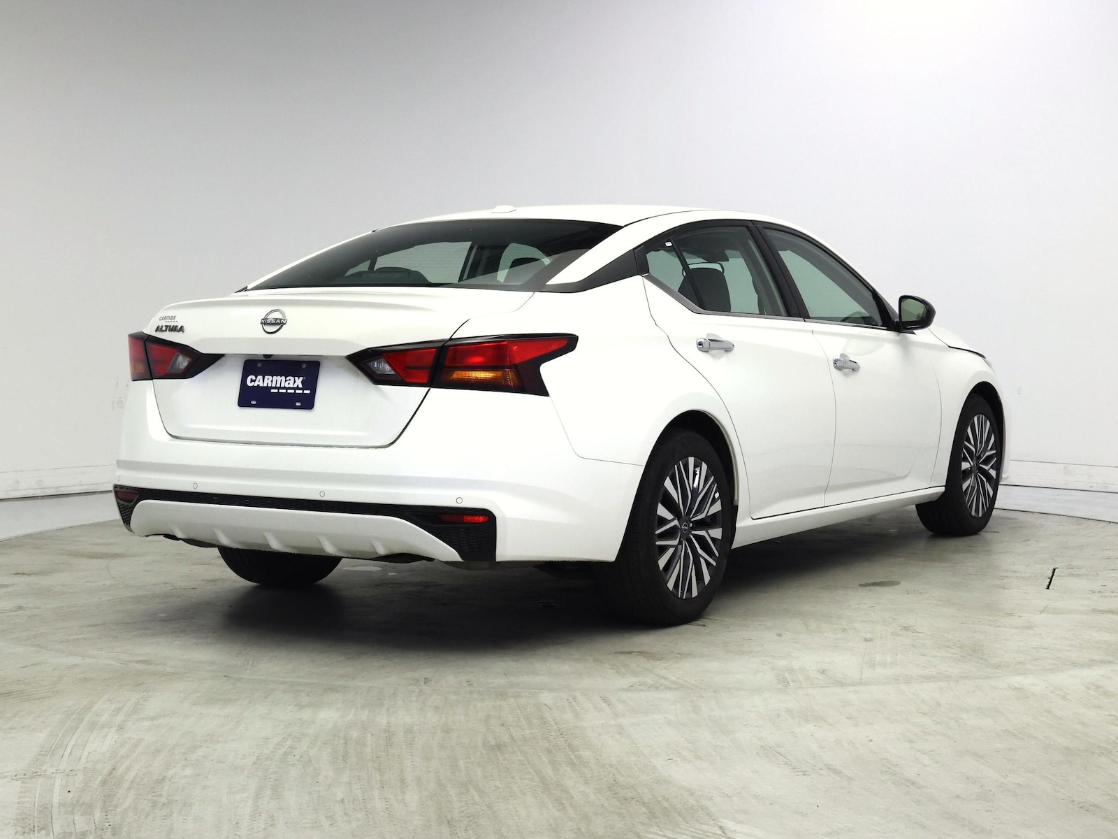 2025 Nissan Altima SV - Photo 9