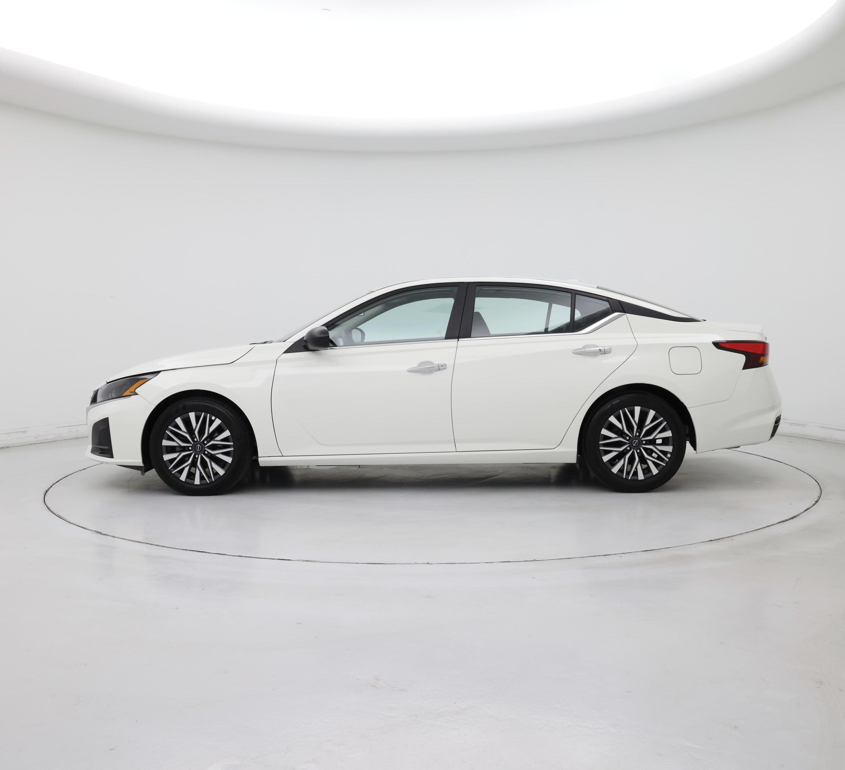 Thumbnail: 2025 Nissan Altima - 3
