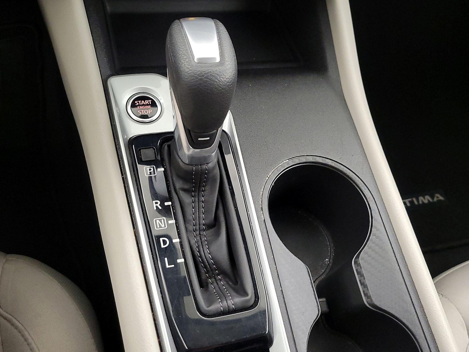 2025 Nissan Altima SV - Photo 18