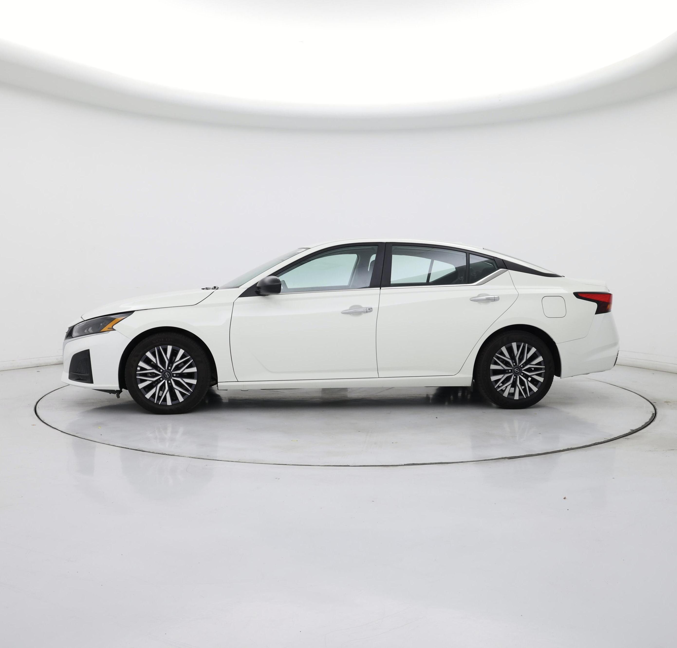 Thumbnail: 2025 Nissan Altima - 3